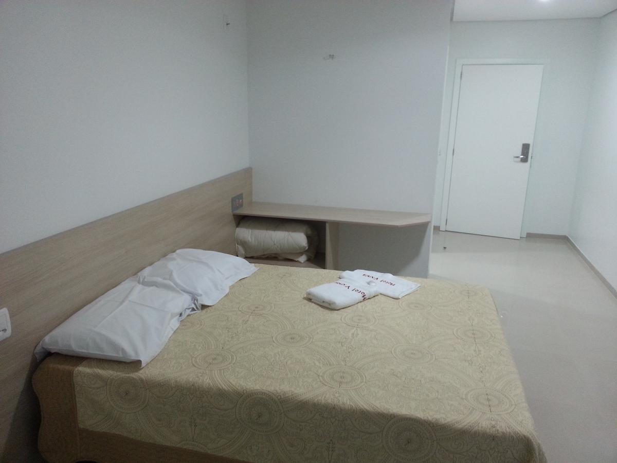 Hotel Vanes Coronel Freitas Номер фото