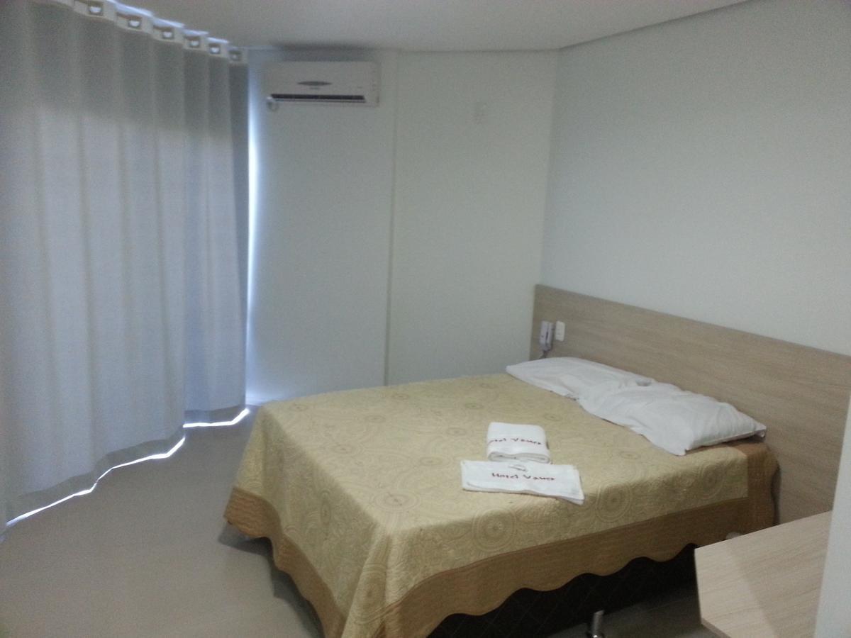 Hotel Vanes Coronel Freitas Номер фото